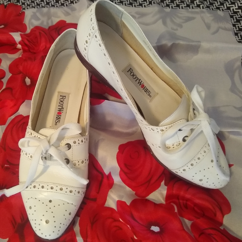FootWorks 80s Vintage Leather Lace Up Flats, White, Size 7.5N